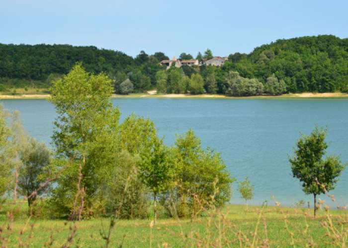 image de Autour des Lacs de l'Escourroux entre Lot-et-Garonne et Dordogne